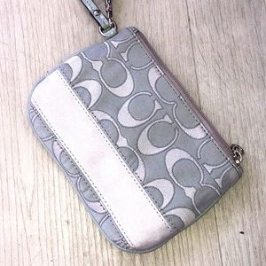 NWOT COACH Vintage Silver Signature Canvas Pattern Wristlet/Wallet/Clutch Purse